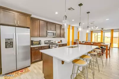 17723 W Bajada Road, Surprise, AZ 85387 - Photo 2