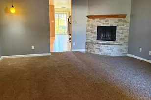 1425 E Desert Cove Ave E, Phoenix, AZ 85020 - Photo 6