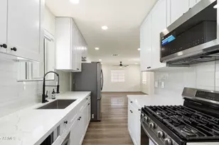 3021 N Randolph Rd, Phoenix, AZ 85014 - Photo 12