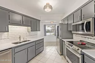 10238 W Campana Dr, Sun City, AZ 85351 - Photo 12