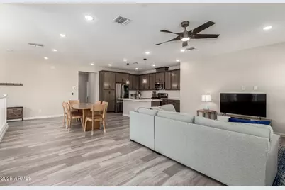 759 E Lark Street #202, Gilbert, AZ 85297 - Photo 6