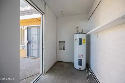 8445 N 34th Avenue, Phoenix, AZ 85051 - Photo 4