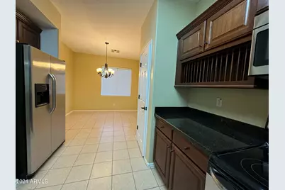 2524 W Fawn Drive, Phoenix, AZ 85041 - Photo 6