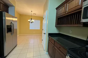 2524 W Fawn Dr, Phoenix, AZ 85041 - Photo 6