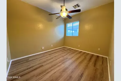 2524 W Fawn Drive, Phoenix, AZ 85041 - Photo 2