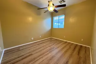 2524 W Fawn Dr, Phoenix, AZ 85041 - Photo 2