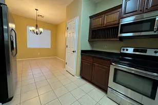 2524 W Fawn Dr, Phoenix, AZ 85041 - Photo 4