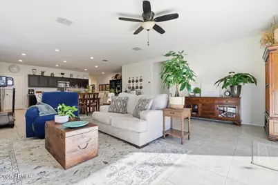 36425 W Pampoloma Avenue, Maricopa, AZ 85138 - Photo 10