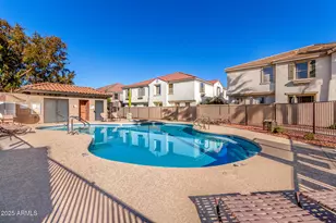 2925 E Dunbar Dr, Phoenix, AZ 85042 - Photo 26