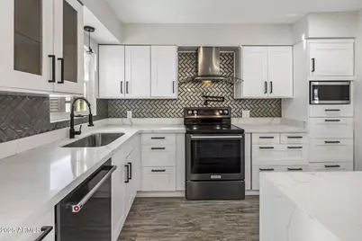 2501 E Campbell Avenue, Phoenix, AZ 85016 - Photo 4