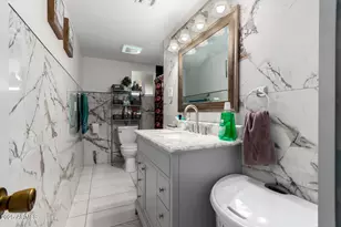 7136 W Westview Dr, Phoenix, AZ 85033 - Photo 14