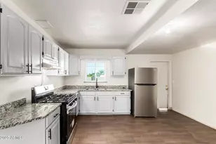 9222 S Montezuma St, Phoenix, AZ 85041 - Photo 14