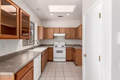 21067 N Sequoia Crest Drive, Surprise, AZ 85387 - Photo 6