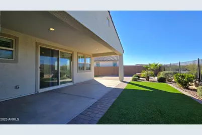 17864 W Thistle Landing Drive, Goodyear, AZ 85338 - Photo 28