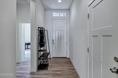 10104 E Nichols Avenue, Mesa, AZ 85209 - Photo 6