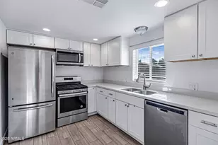 398 W Fairview St, Chandler, AZ 85225 - Photo 8