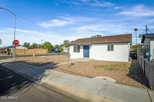 398 W Fairview St, Chandler, AZ 85225 - Photo 2