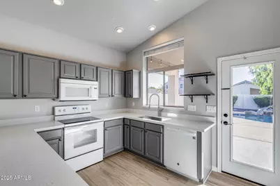 4043 W Desert Hollow Drive, Phoenix, AZ 85083 - Photo 2