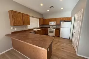 15302 N 138th Ln, Surprise, AZ 85379 - Photo 2