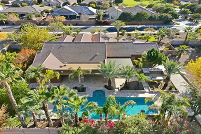 2218 E Brooks Farm Road, Gilbert, AZ 85298 - Photo 2