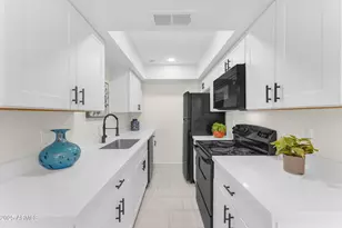 286 W Palomino Dr, Chandler, AZ 85225 - Photo 8