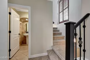 2909 N 48th St, Phoenix, AZ 85018 - Photo 10