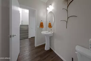 2546 N 73rd Dr, Phoenix, AZ 85035 - Photo 12