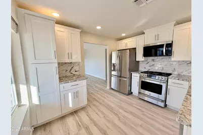 20031 N 18th Drive, Phoenix, AZ 85027 - Photo 8