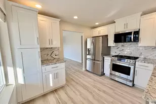 20031 N 18th Dr, Phoenix, AZ 85027 - Photo 8