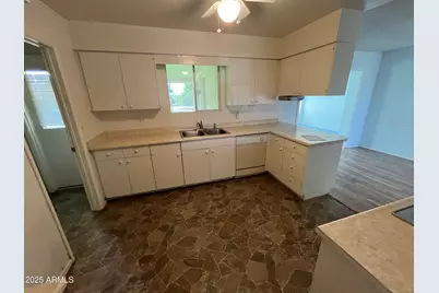 10801 W Clair Drive, Sun City, AZ 85351 - Photo 6