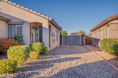 14938 W Caribbean Lane, Surprise, AZ 85379 - Photo 8