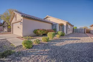 14938 W Caribbean Ln, Surprise, AZ 85379 - Photo 4
