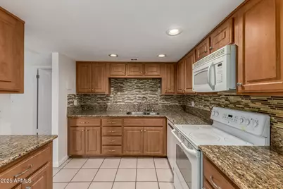 5136 N 31st Place #634, Phoenix, AZ 85016 - Photo 12