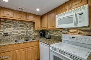 5136 N 31st Pl, Phoenix, AZ 85016 - Photo 12