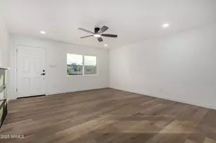 3426 W Glenn Dr, Phoenix, AZ 85051 - Photo 8