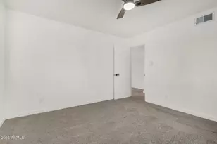 3426 W Glenn Dr, Phoenix, AZ 85051 - Photo 18