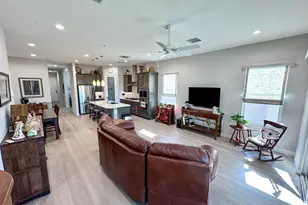 21622 N 58th St, Phoenix, AZ 85054 - Photo 8