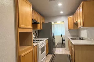 5617 N 38th Dr, Phoenix, AZ 85019 - Photo 4