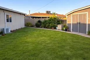 5617 N 38th Dr, Phoenix, AZ 85019 - Photo 10