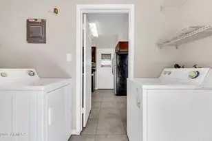 3302 E Pinchot Ave, Phoenix, AZ 85018 - Photo 18