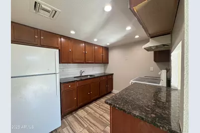 6814 N 35th Avenue #D, Phoenix, AZ 85017 - Photo 4