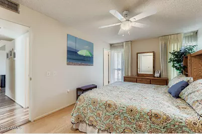 9524 W Greenway Road, Sun City, AZ 85351 - Photo 8