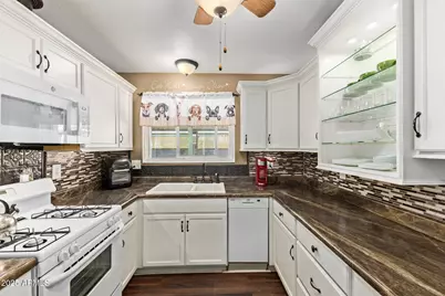 10925 W Cherry Hills Drive W, Sun City, AZ 85351 - Photo 16