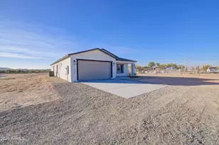 21236 W Shasta St, Buckeye, AZ 85326 - Photo 2