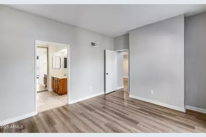2718 W Desert Cove Avenue, Phoenix, AZ 85029 - Photo 18