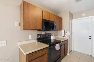 7052 W Turquoise Ave, Peoria, AZ 85345 - Photo 10