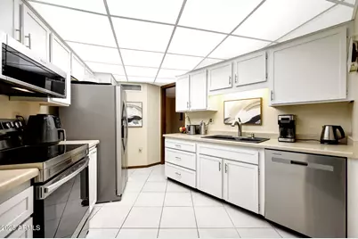 13642 N 109th Avenue, Sun City, AZ 85351 - Photo 8