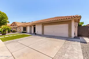 10951 W Ivory Ln, Avondale, AZ 85392 - Photo 2