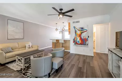 721 E Montebello Avenue #225, Phoenix, AZ 85014 - Photo 1