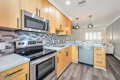 721 E Montebello Avenue #225, Phoenix, AZ 85014 - Photo 6